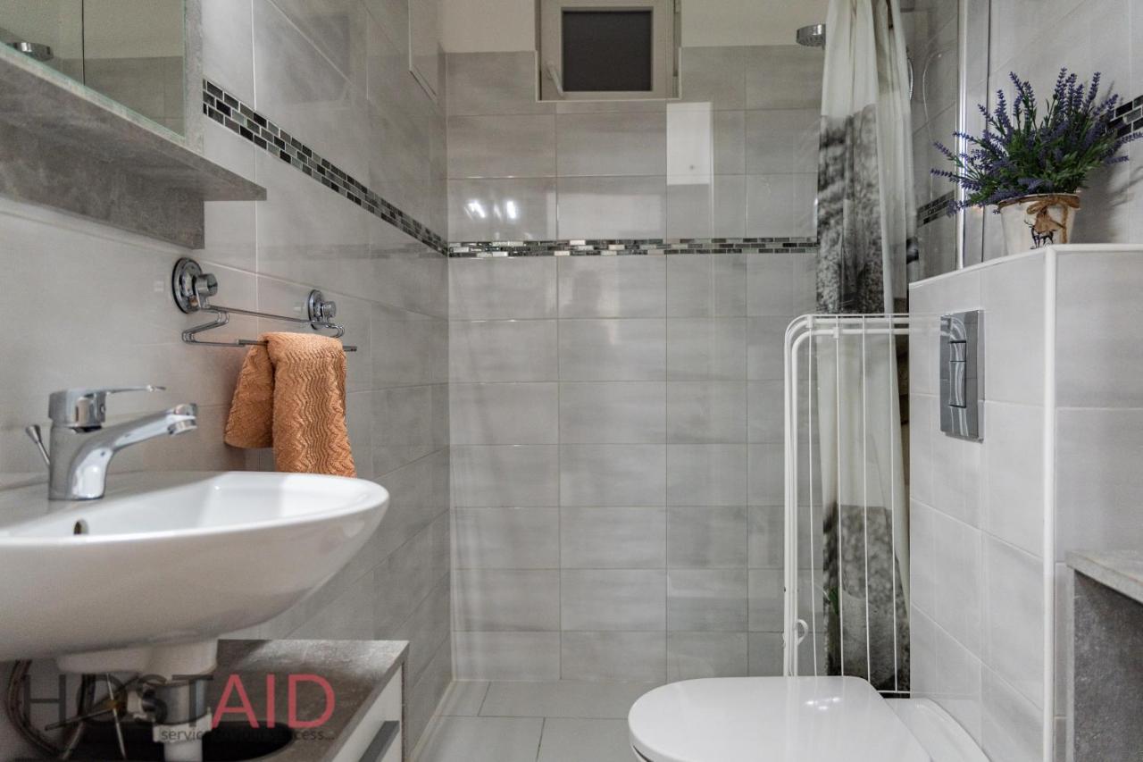 B17 - Hostaid Apartment Budapest