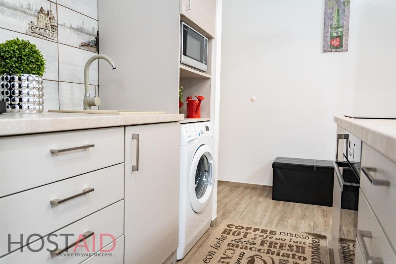 B17 - Hostaid Apartment Budapest
